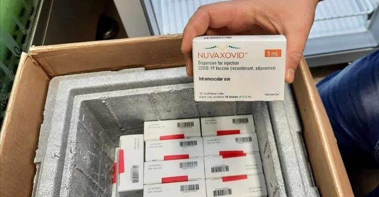 Arrivano le prime dosi del nuovo vaccino Novavax destinate alla Puglia