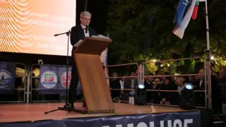 Dietrofront di Galiano, Angelo Guarriello osserva e rimprovera: “Da dramma a farsa. Città sbeffeggiata, pretendo chiarezza”