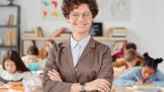 Insegnanti e credito: la busta paga pubblica vale più di quanto si pensi quando si chiede un prestito
